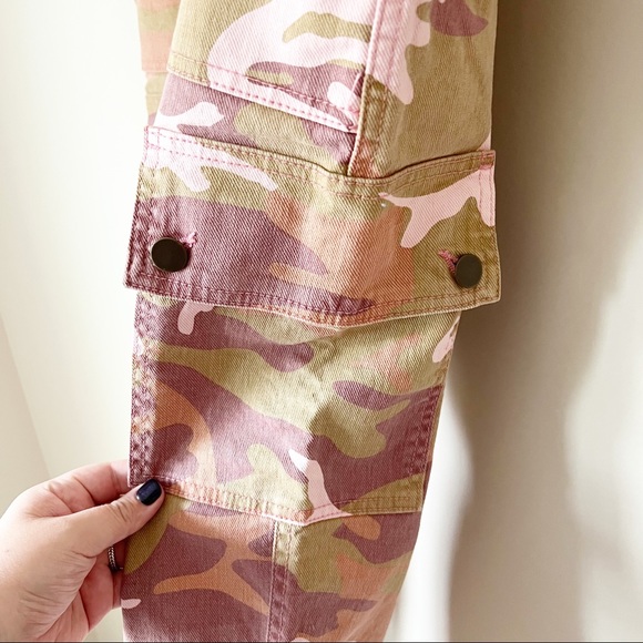 Hollister Ultra High-Rise Cargo Mom Jeans Pink Army Green Camo 9R 29 NWT - Picture 9 of 16